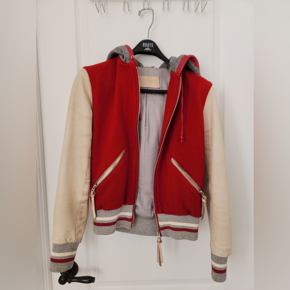 VINTAGE RARE FIND Women’s Roots varsity jacket - Picture 2 of 3